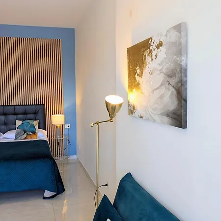 Art Flat Municipio 3* Napels