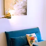 Art Flat Municipio 4*
