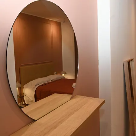 Art Flat Municipio Guest house *