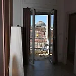 Art Flat Municipio Гостевой дом