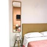 Art Flat Municipio Гостевой дом 4*