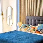 Art Flat Municipio Гостевой дом Неаполь