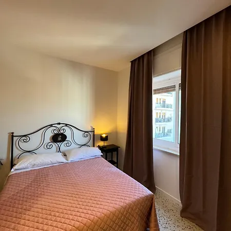 Art Flat Municipio Guest house Naples